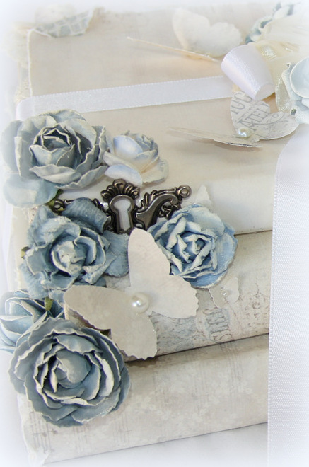 Tiffanys Paper Designs: Altered Vintage books. Shabby chic style.