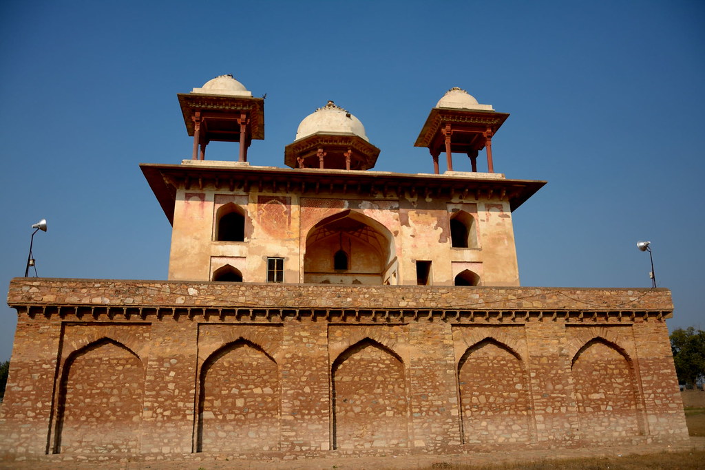 Jal Mahal and the tomb of Shah Quil Khan, Nurnaul, Haryana Islamic