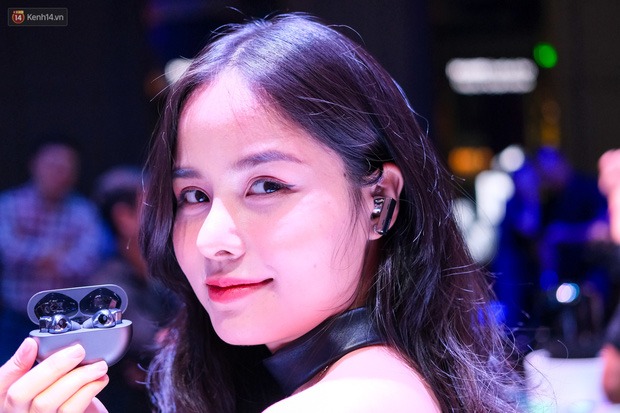 Ngắm tai nghe không dây hoàn toàn vừa được Huawei ra mắt tại Việt Nam: Đeo vào rất nhẹ, chống ồn chủ động, có công nghệ mới hứa hẹn ít giật lag khi chiến game và xem phim