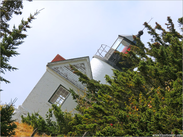 Bass Harbor Head Lighthouse en el Parque Nacional Acadia, Maine