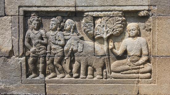 Candi Mendut Candi Pertama Wangsa Syailendra - TheIndonesiaAdventure.com