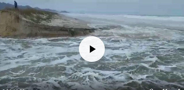 Rompimento do Cordão de Areia na Ilha do Cardoso em Cananéia