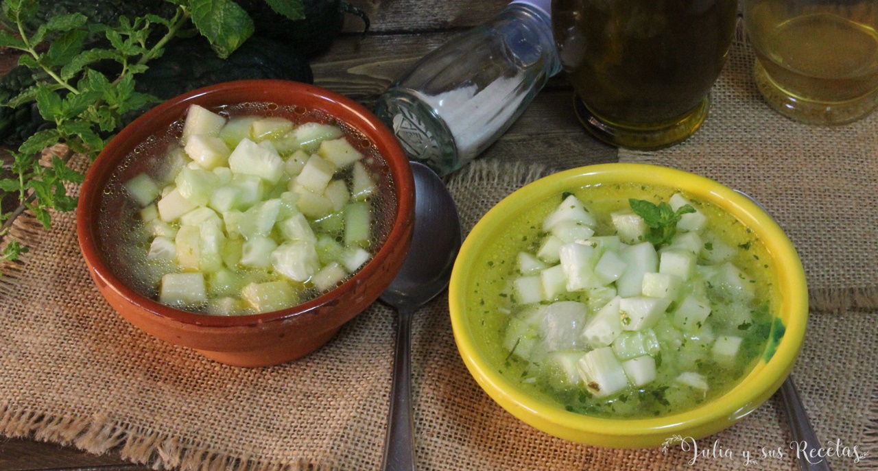 JULIA Y SUS RECETAS Gazpacho de pepino a la antigua, con manzana o