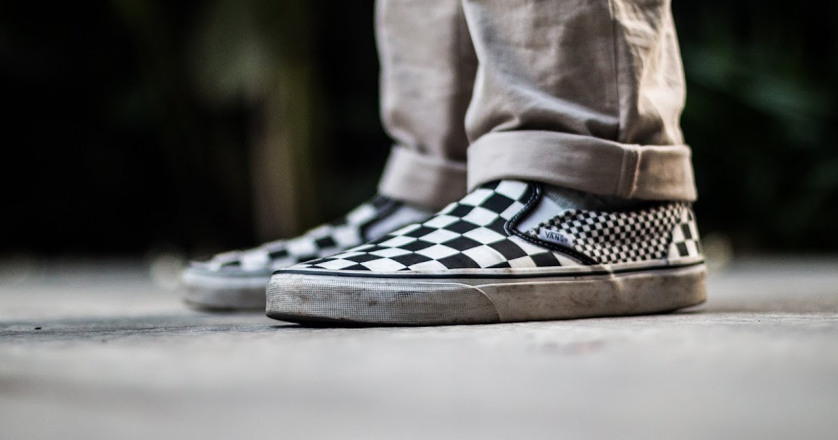 vans slip on on feet