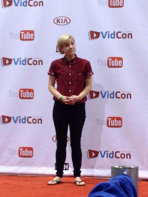 American internet personality Hannah Hart Photos Collection Navel Queens American internet personality Hannah Hart Photos Collection Navel Queens