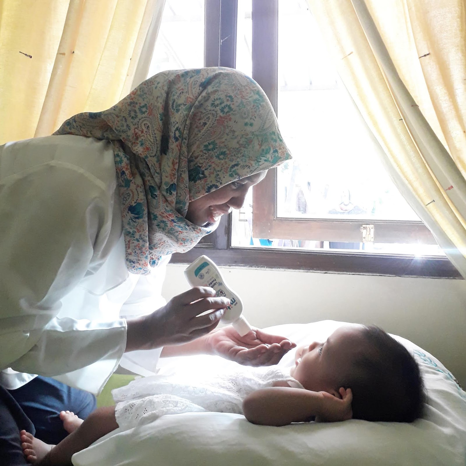 Bedak Cair Mitu Baby Liquid Powder