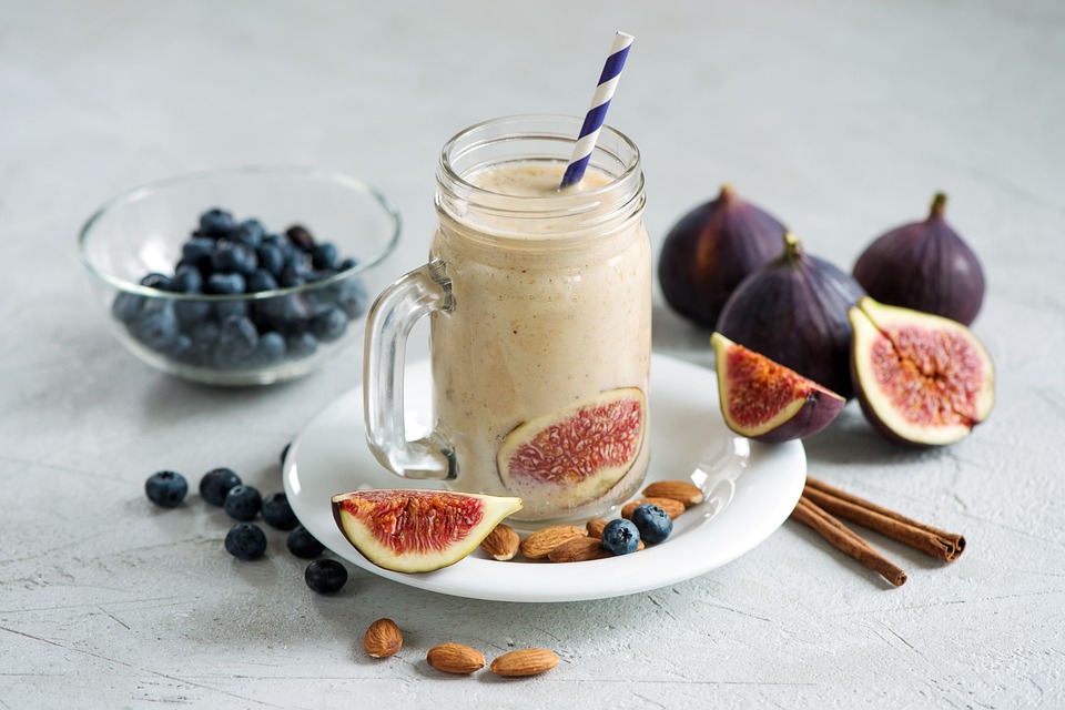 Super Delicious & Nourishing Fig Banana Smoothie Recipe & Benefits