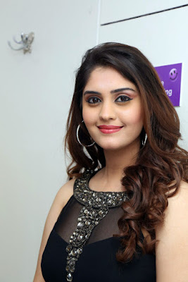 Surabhi at Naturals Franchise Salon Launch