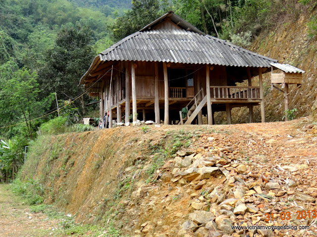 Baie d ' Halong chez minorités des Muong - Thun Nai Village