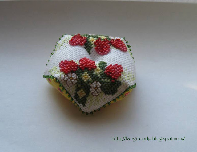 Ягодка к ягодке. Клубника Ягодка к ягодке. Клубника