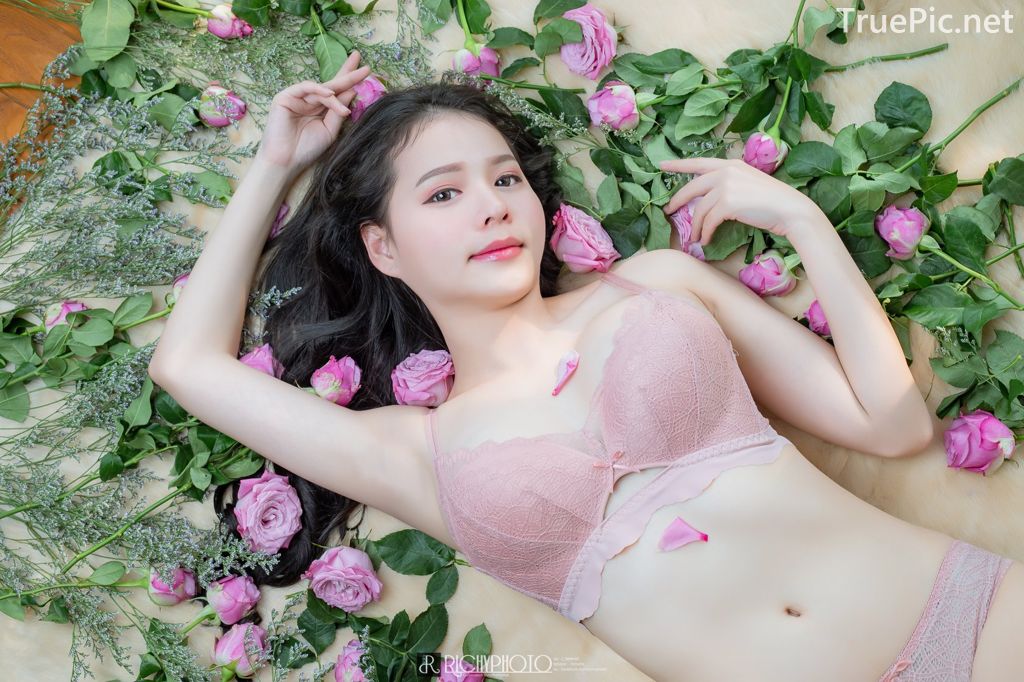 Image-Thailand-Cute-Model-Tuktick-Ponthip-Tantisuwanna-Girl-On-Flower-TruePic.net- Picture-10