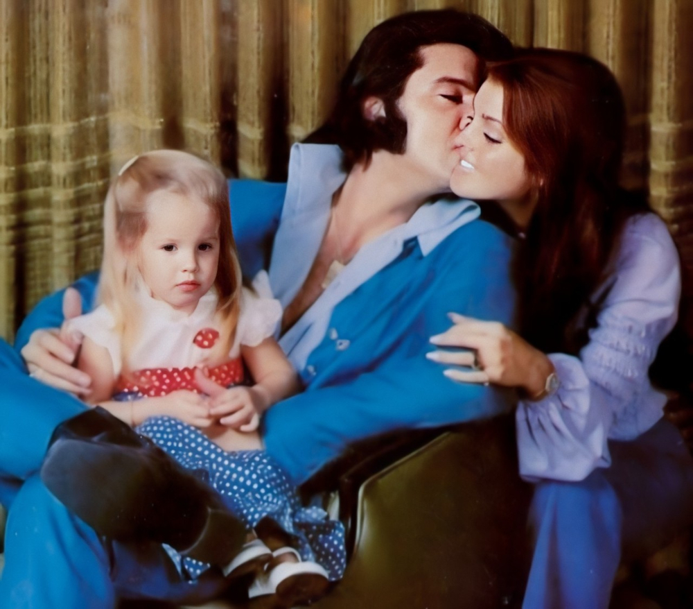 Elvis Presley With His Wife Priscilla And Daughter Lisa Marie My Xxx Hot Girl