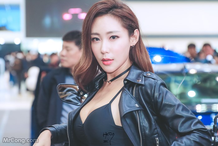Kim Tae Hee&#39;s beauty at the Seoul Motor Show 2017 (230 photos) photo 7-14