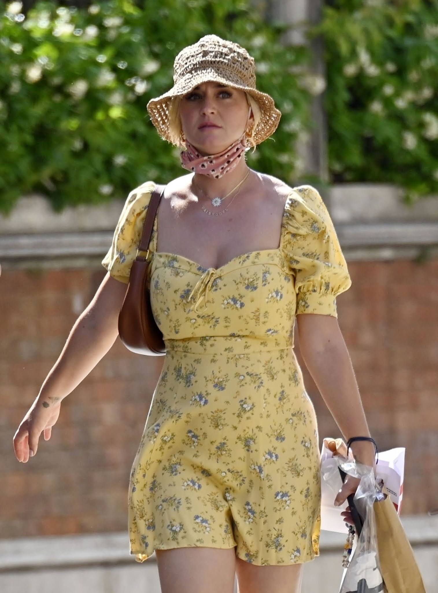 Katy Perry suffers a Marilyn Monroe moment while out and about in Venice.