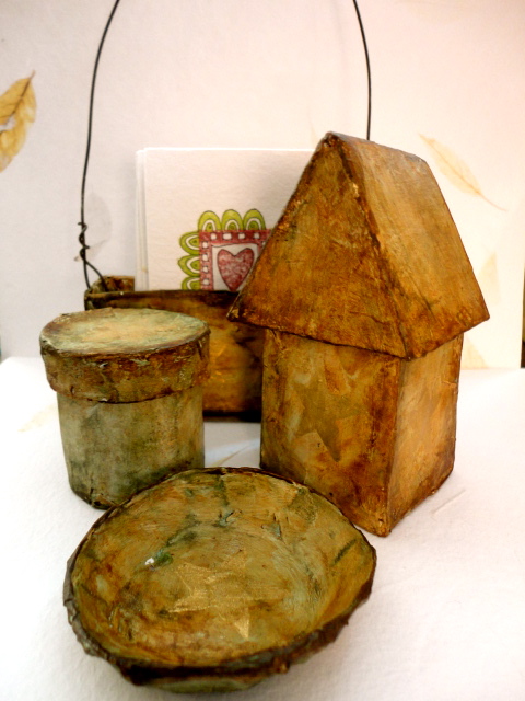 Hands and Heart: Christmas gift boxes recycling