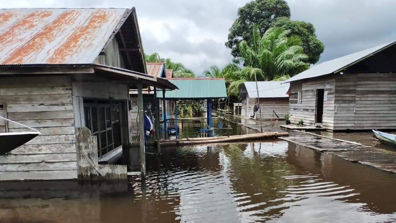 Foto Suasana Banjir di desa Baung Kecamatan Seruyan Hilir Kalimantan Tengah