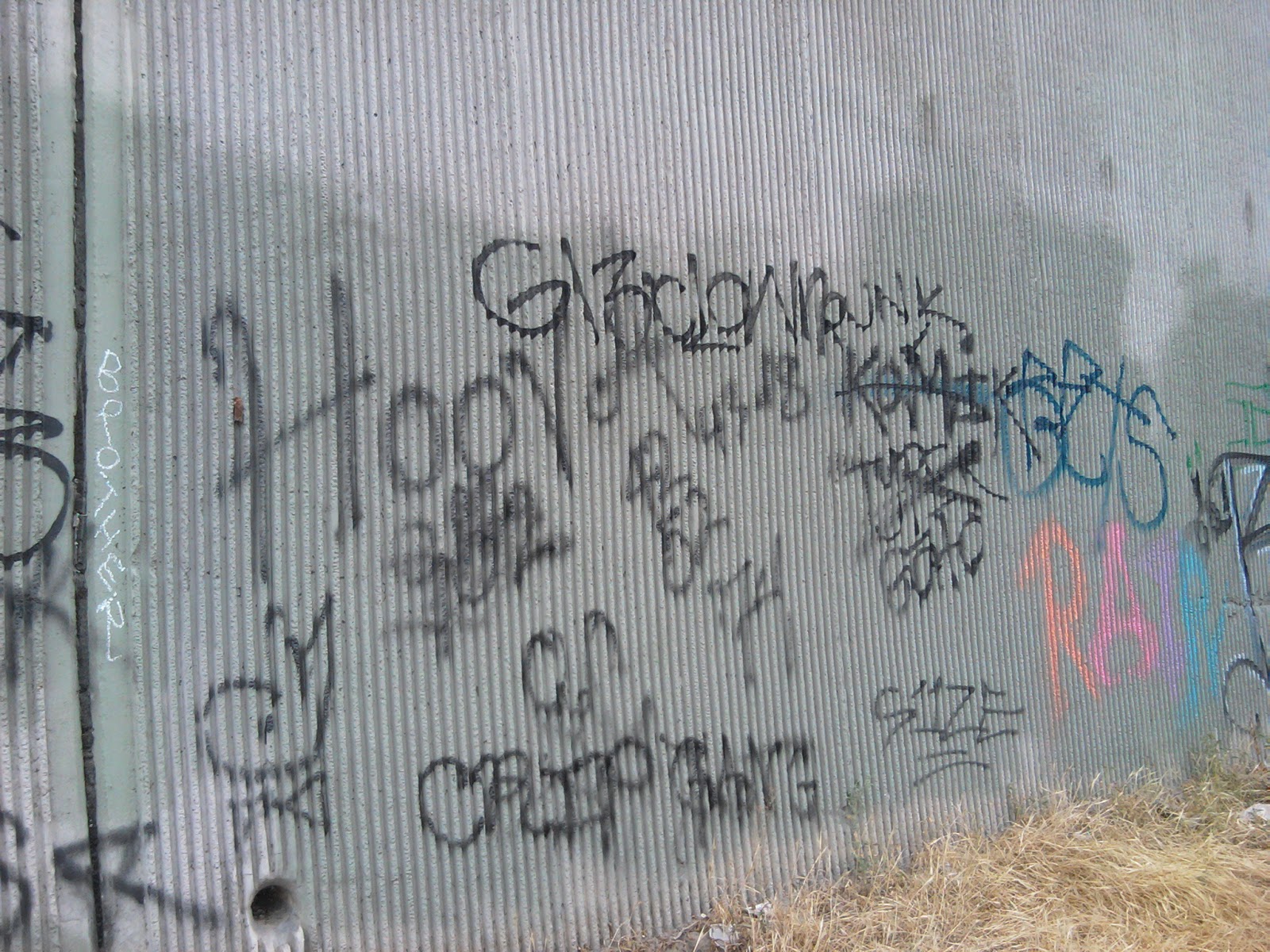 crip gangs graffiti 43 hoover crip gang