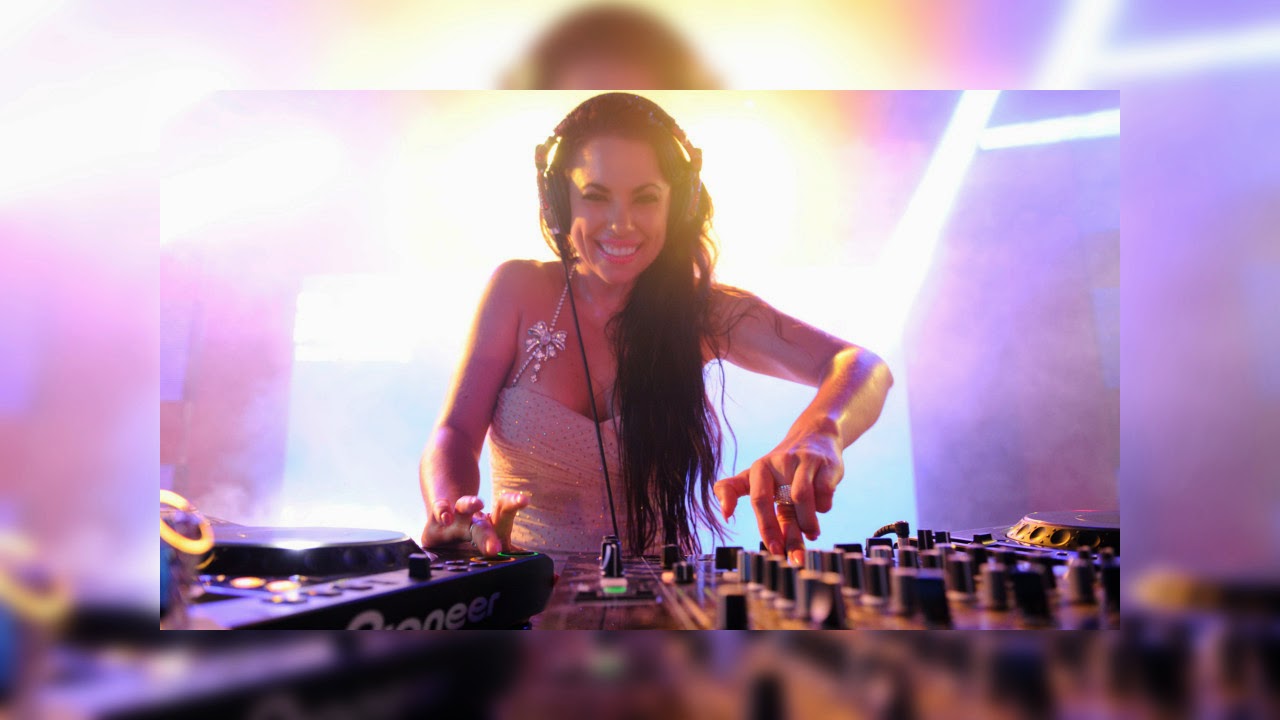 Top 10 Hottest Female DJs of 2015 Stars and Luxury