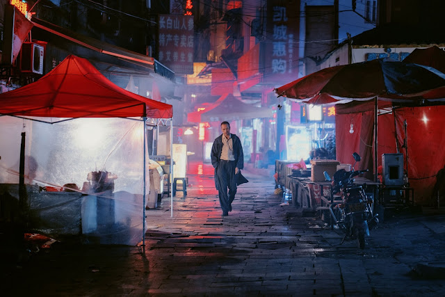 Poslední večery na Zemi (Long Day´s Journey Into Night) – Recenze