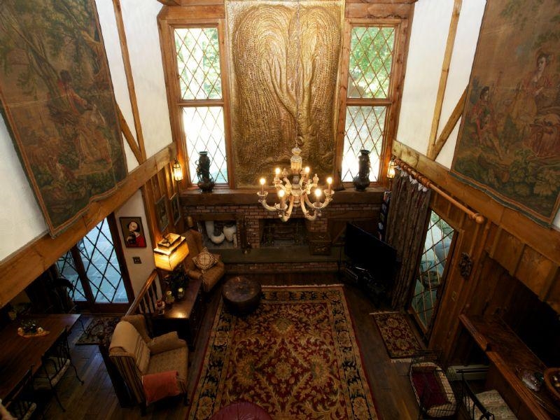 Victorian Gothic interior style