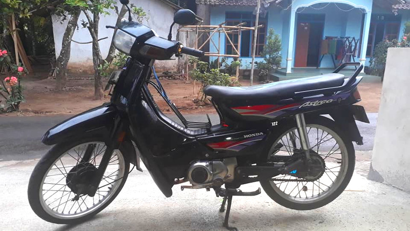 Honda c100