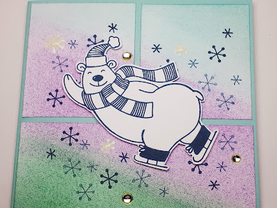 Eisbär "Warm & Toasty" zwischen Schneekristallen auf der Weihnachtskarte Stampin' Up! www.eris-kreativwerkstatt.blogspot.de