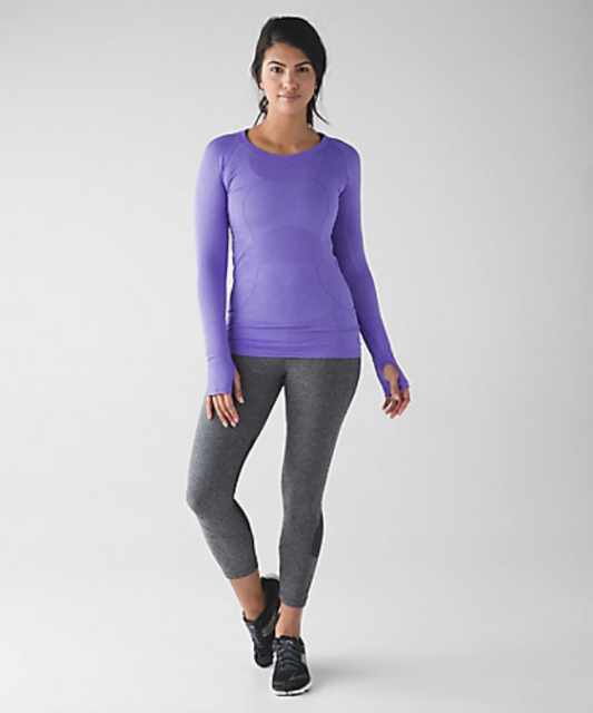 https://api.shopstyle.com/action/apiVisitRetailer?url=http%3A%2F%2Fshop.lululemon.com%2Fp%2Ftops-long-sleeve%2FRun-Swiftly-Long-Sleeve-Crew%2F_%2Fprod4650005%3Frcnt%3D6%26N%3D1z13ziiZ7z5%26cnt%3D59%26color%3DLW3M18S_026293&site=www.shopstyle.ca&pid=uid6784-25288972-7