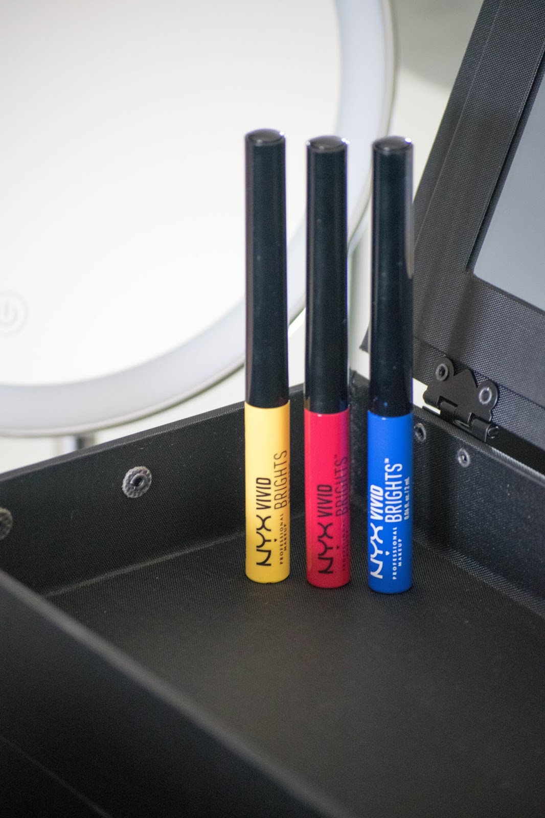 eyeliners coloridos notino looks para festival de Verão