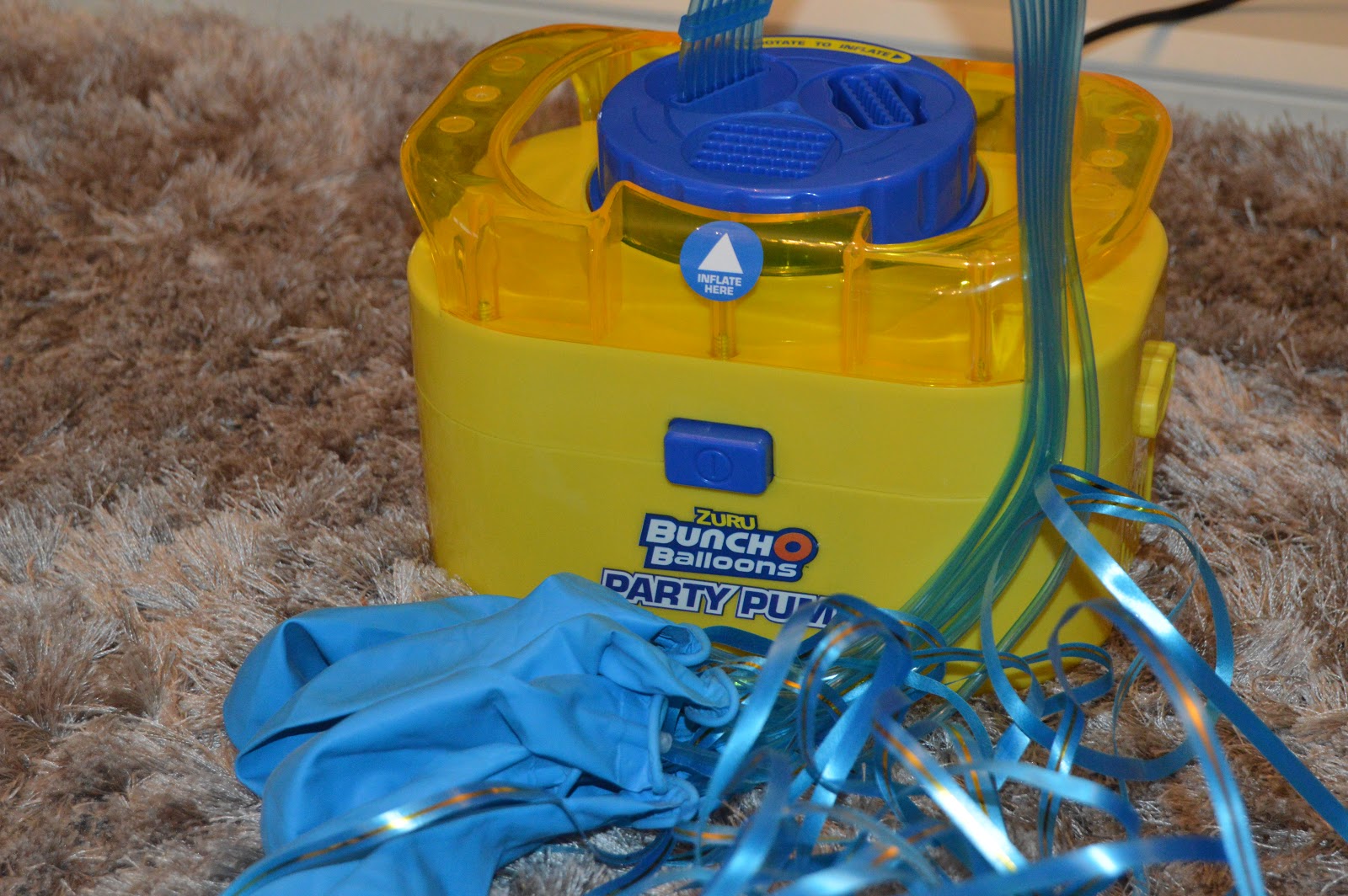 Playdays and Runways Bunch O Balloons Party Pump and Balloons