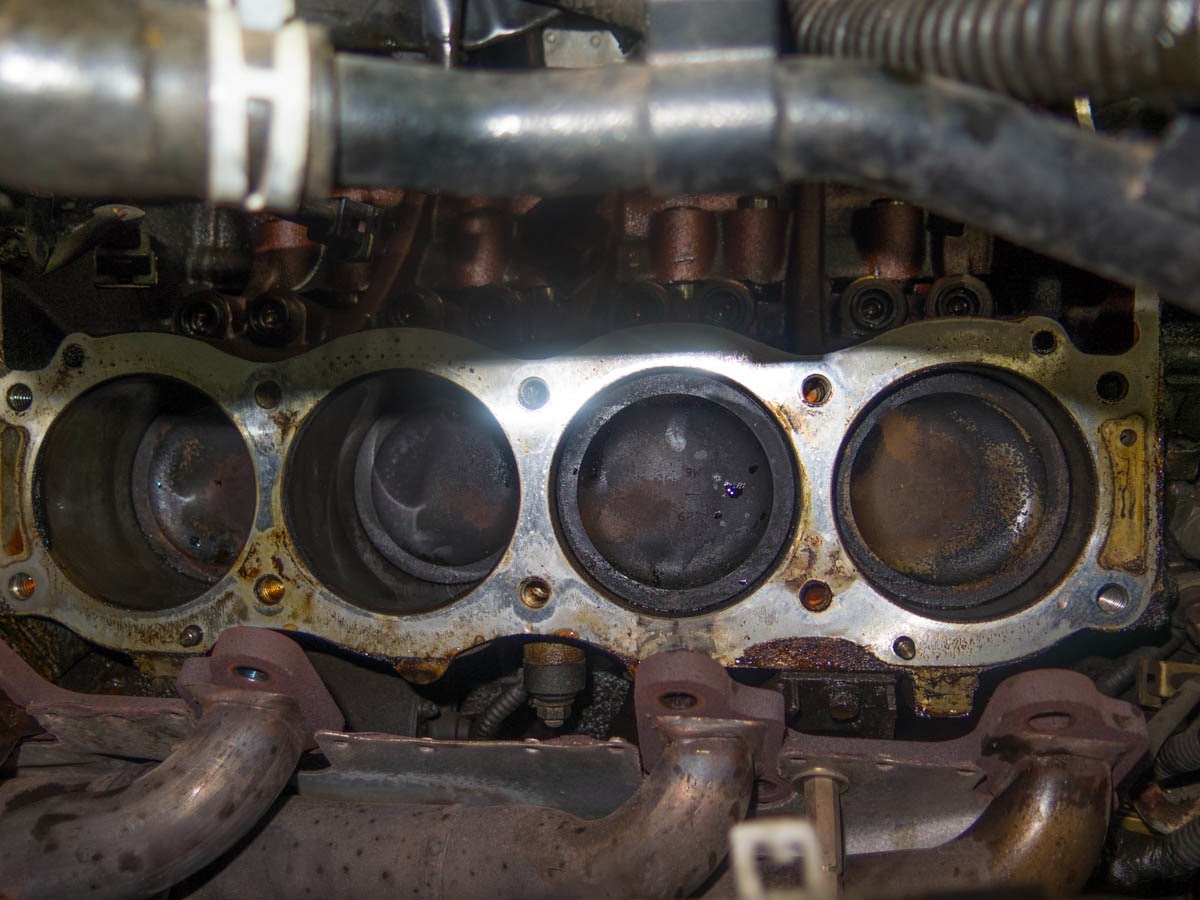 Blown Head Gaskets on Land Rover V8 Engines JE Robison Service