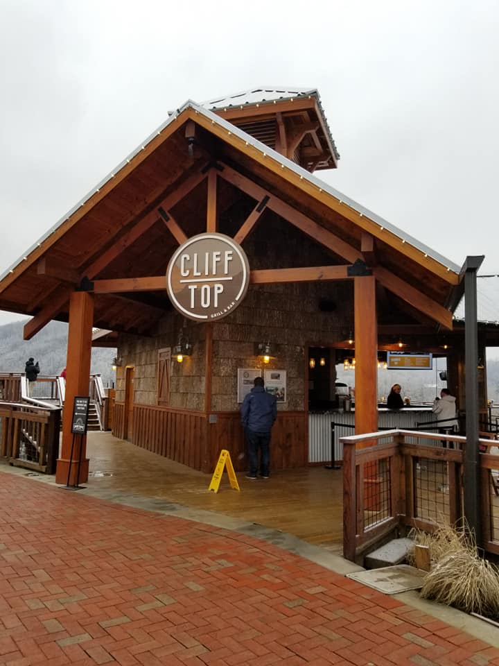 5 Places to Eat & Drink In Gatlinburg, TN that You've Just Got to Try