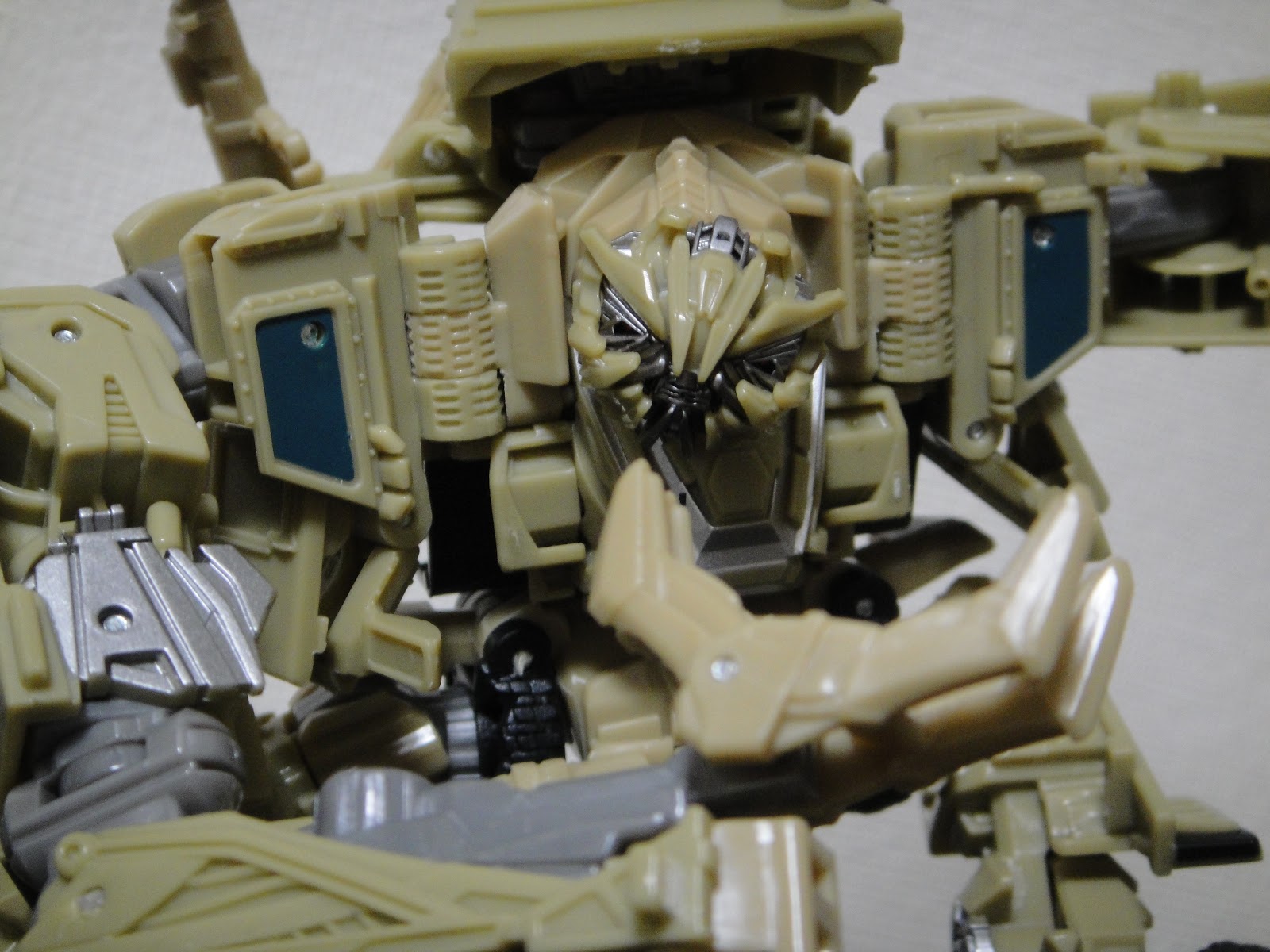 Ss 24 ボーンクラッシャー スタジオシリーズ Bonecrusher Trasformers Studio Series