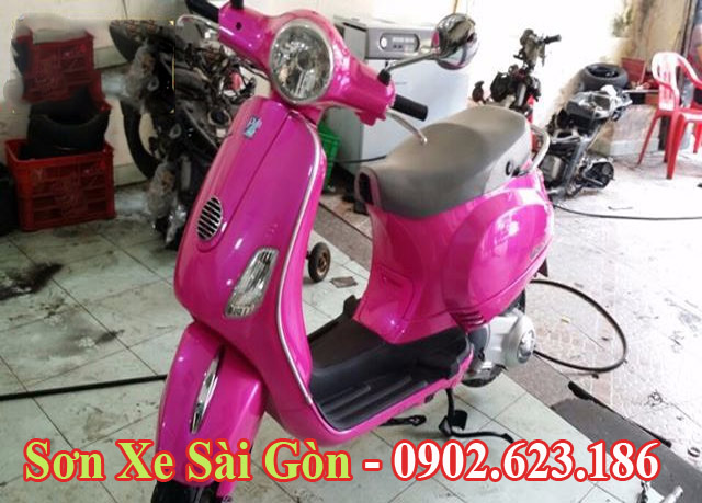 Mẫu sơn xe Vespa LX 125 màu hồng candy cực đẹp