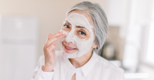 DIY Sérum rajeunissant aux huiles essentielles pour prévenir les rides et adoucir la peau