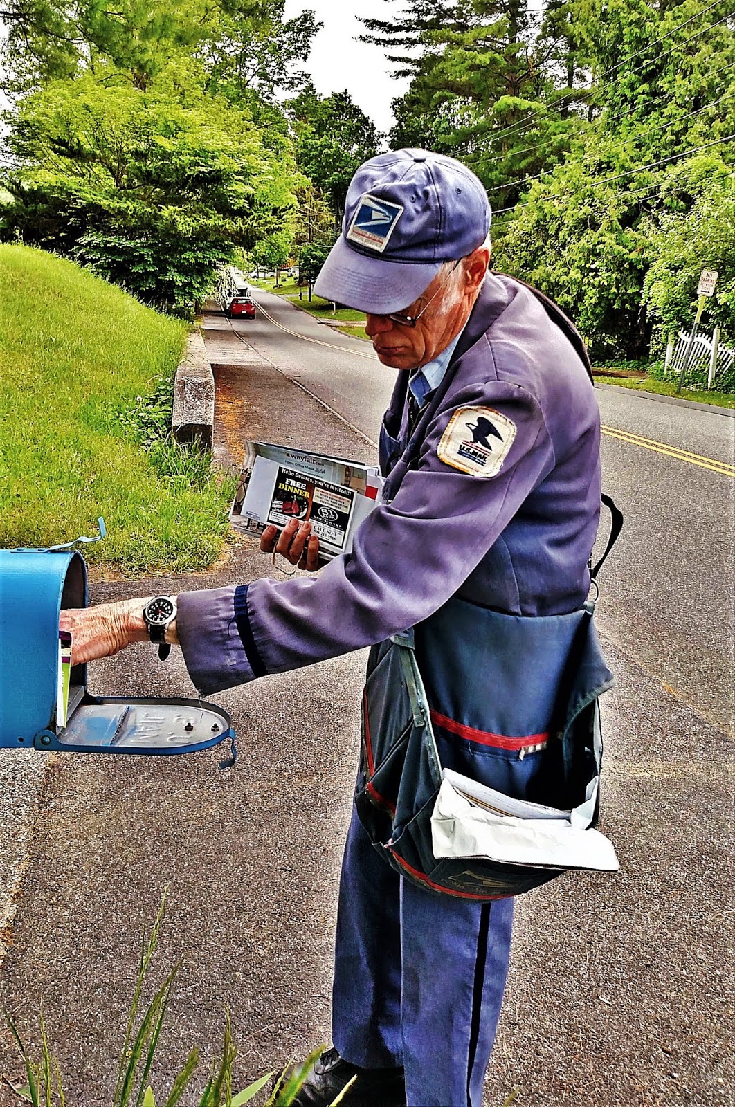 почтальон ретро.