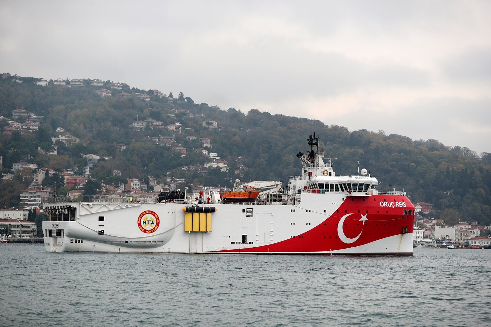 ΕΚΤΑΚΤΟ – Μαζική μεταφορά τουρκικών δυνάμεων στην Κύπρο: Σε κλοιό πολεμικών πλοίων, υποβρυχίων & UAV το νησί – Στέλνουν τέταρτο γεωτρύπανο