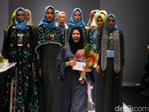  Model Baju Lebaran Gamis Wanita Terbaru untuk Idul Fitri 