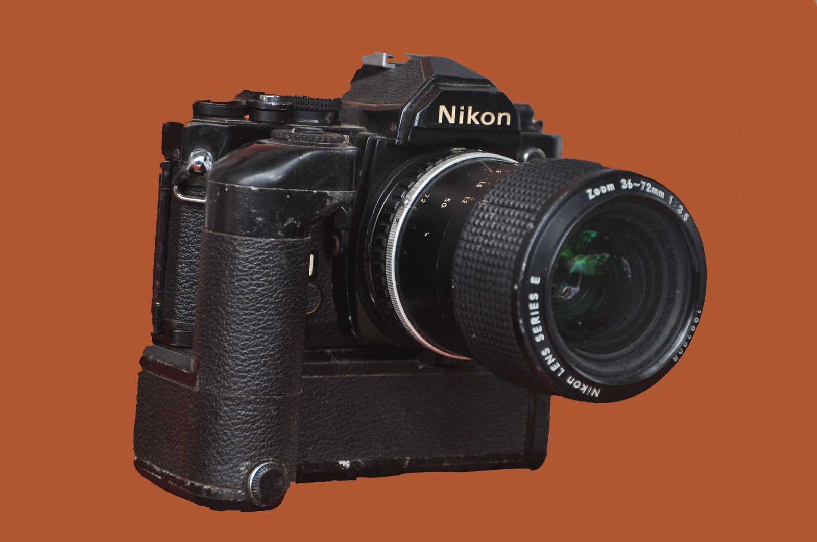 ANTIQUE CAMERAS NIKON FM