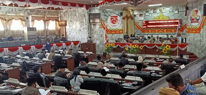 Alasan Diserhkan ke Pansus, Paripurna LKPJ Bupati Lampura Tanpa Pandangan Fraksi di DPRD