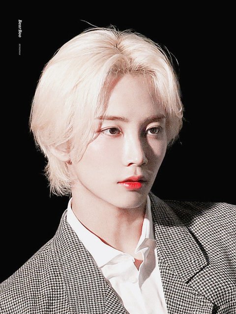 Share legendary gifs/pics of your biases with blonde hair ~ pannatic