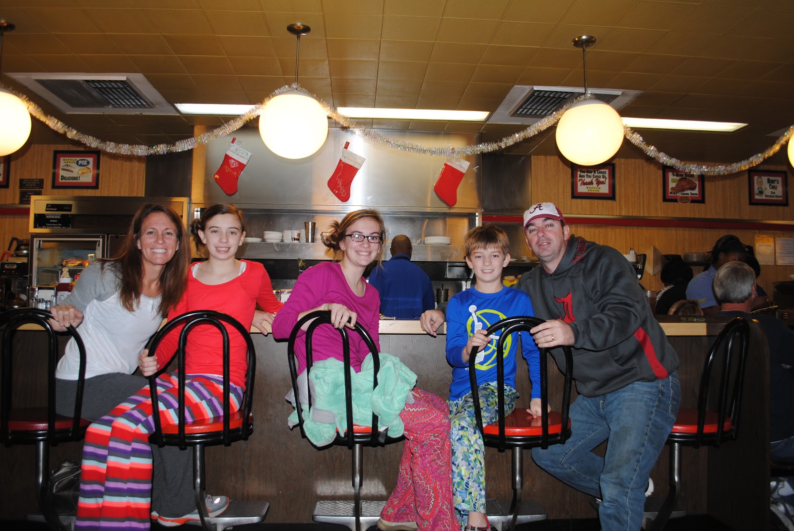 BamagirlRUNS: It's a Waffle House Christmas!