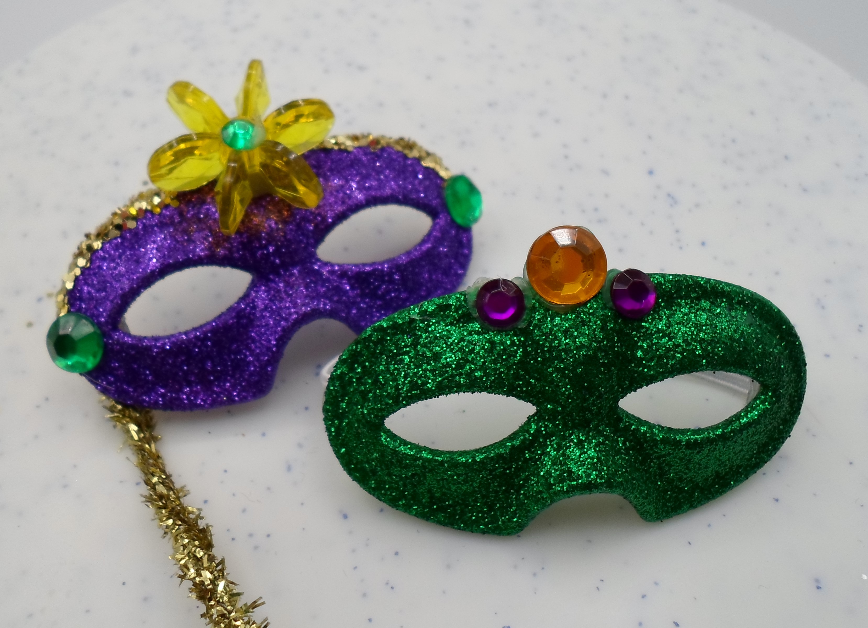 DIY Barbie Blog Barbie Mardi Gras Mask from Dollar Tree Necklace