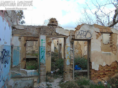 ΜΠΗΚΑΜΕ ΣΤΟ "ΣΤΟΙΧΕΙΩΜΕΝΟ'' ΣΠΙΤΙ ΤΗΣ ΚΑΣΤΕΛΛΑΣ  