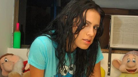 Andrea Rincon, Selena Spice Galería 35 : Camiseta Azul, Cachetero Azul, Elmo Comegalletas
