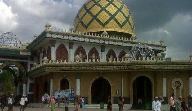 Kisah Syekh Kholil, Lihat Kabah dari Lubang Masjid Madura