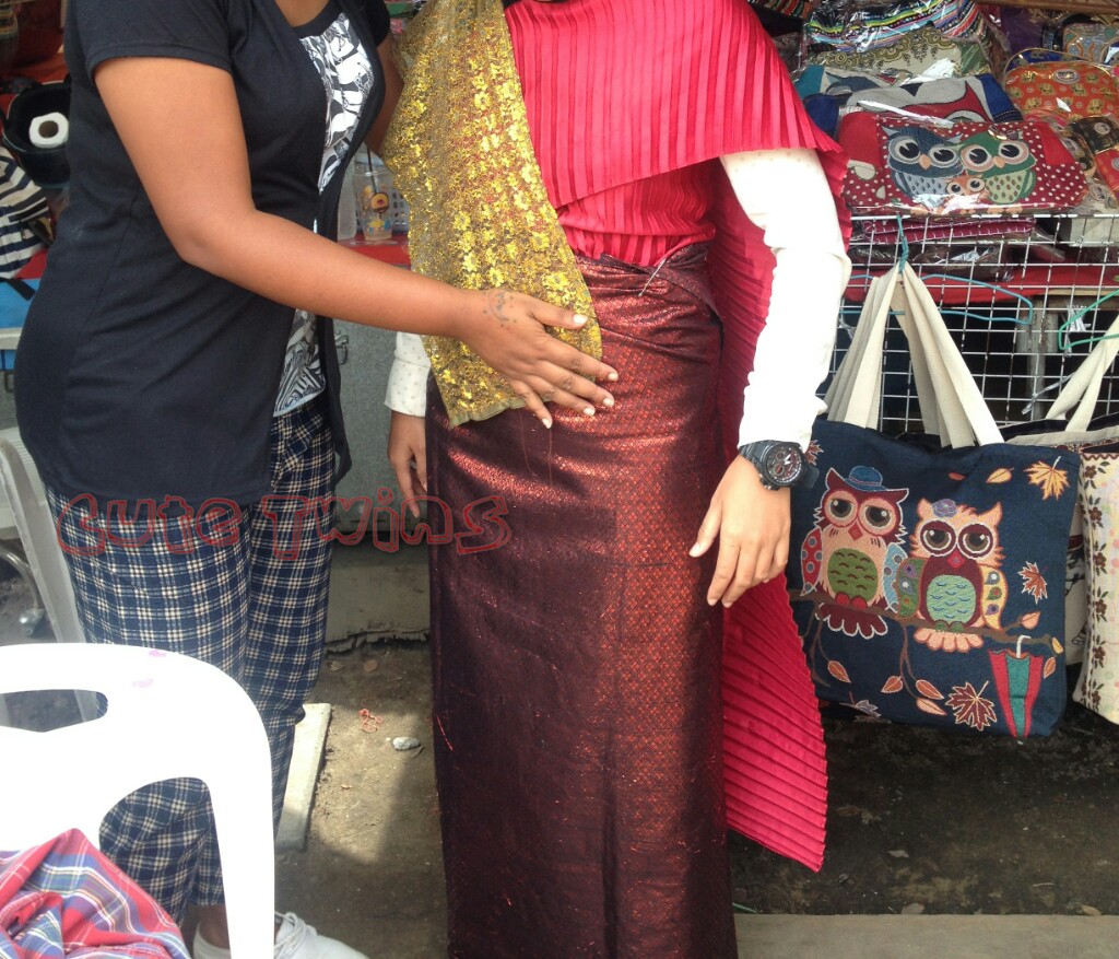 Kembar Imut JalanJalan SEWA BAJU ADAT THAILAND DI WAT ARUN MENCICIPI