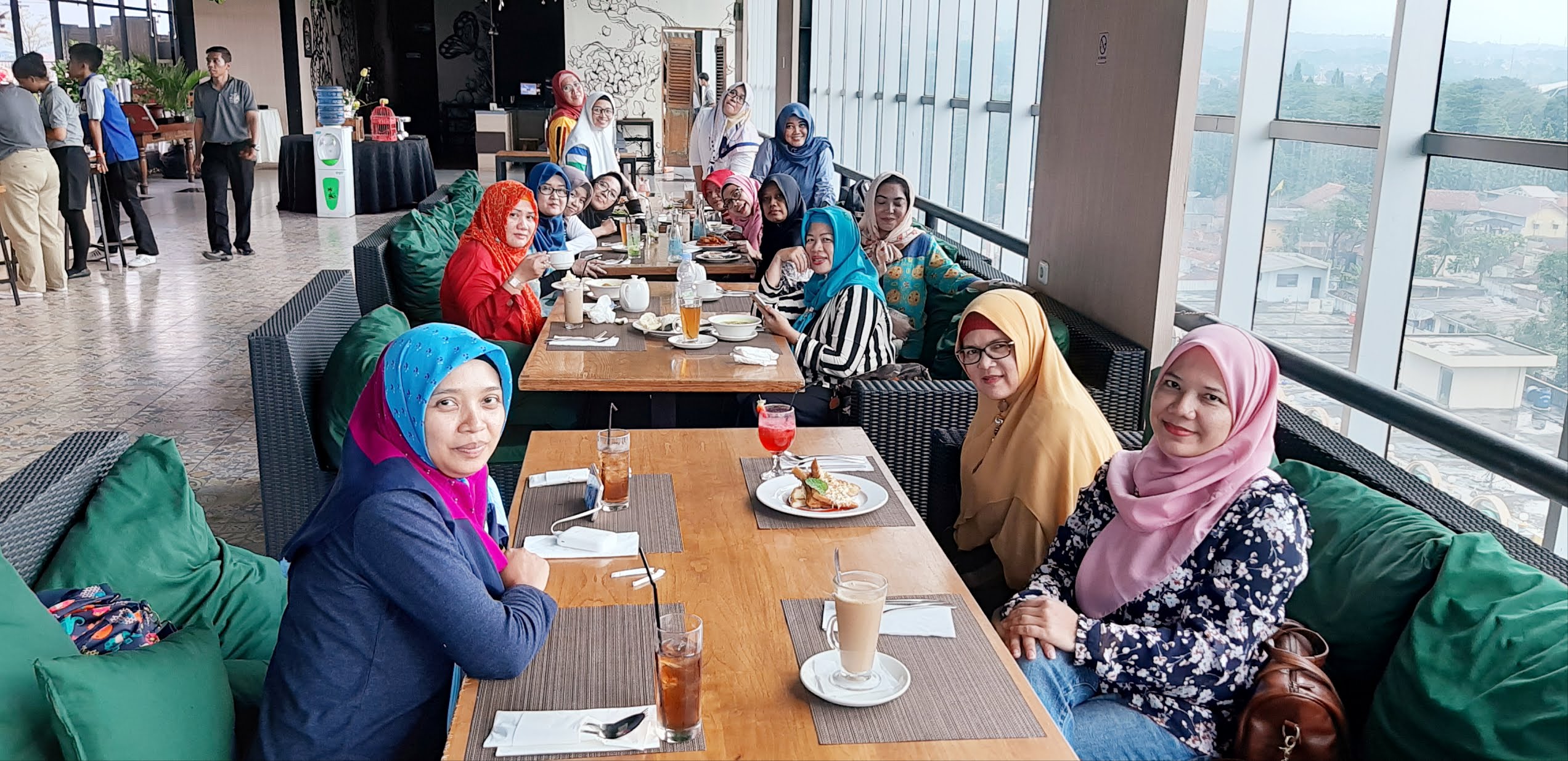 tre monti sky lounge restaurant kuliner tempat makan romantis yang hits di kota bogor nurul sufitri travel lifestyle blogger review