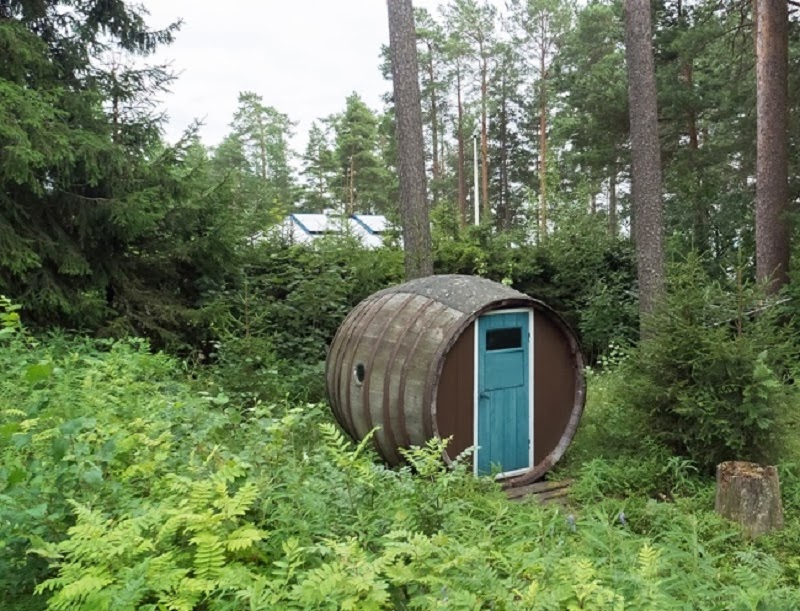House Made of Wine Barrel, Sweden - 10 Really Amazing Cozy Hand-Built Houses!