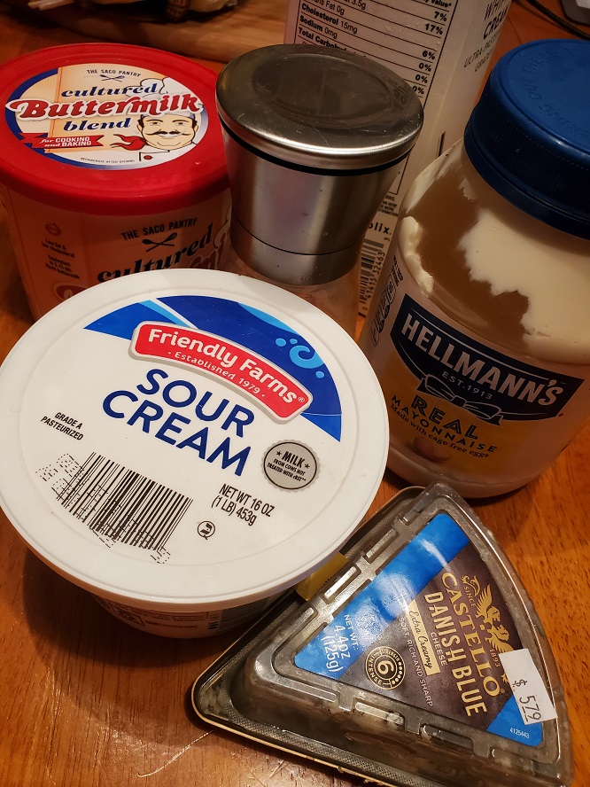 these are the ingredients to make buttermilk homemade blue cheese dressing