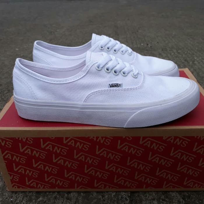 Bisnis Online Sepatu Bandung: Menggapai Pasar Global dari Kota Kembang